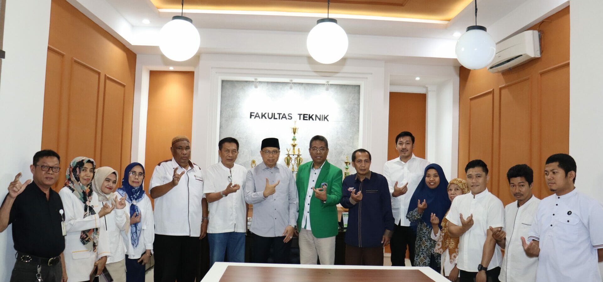 Menciptakan Situasi Kondusif Melalui زيارة PJS رئيس الجامعة Prof. Sufirman Rahman ke كلية الهندسة UMI