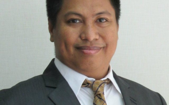 Abdul Azis Lihawa in suit – Abdul Azis Lihawa