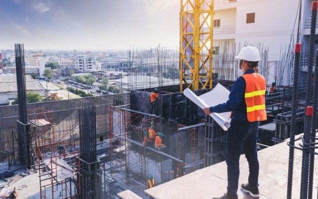 Civil-engineers-678×381