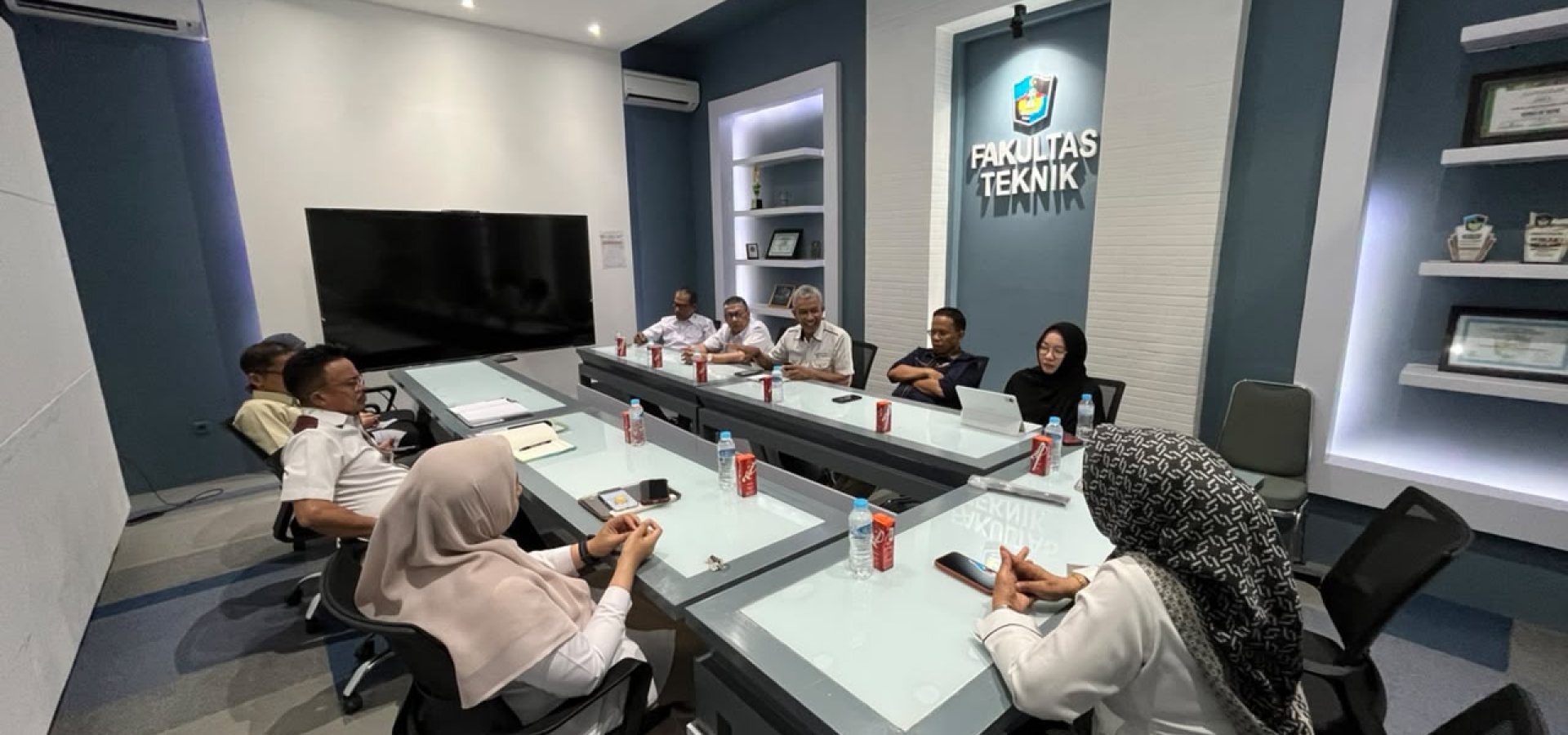 Rapat Koordinasi Pimpinan Fakultas Teknik UMI Bahas Penguatan Koordinasi dengan Mahasiswa